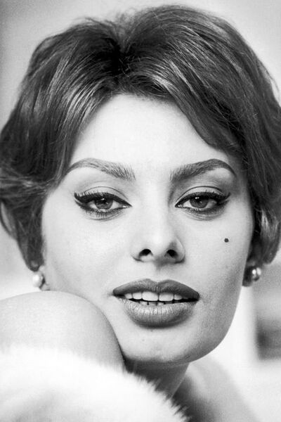File:Sophia Loren.jpg