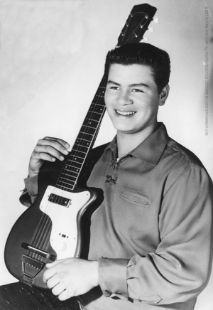 Camuseum cahalloffame ritchievalens headshot-1.png