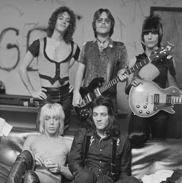 File:Iggy and the stooges.jpg